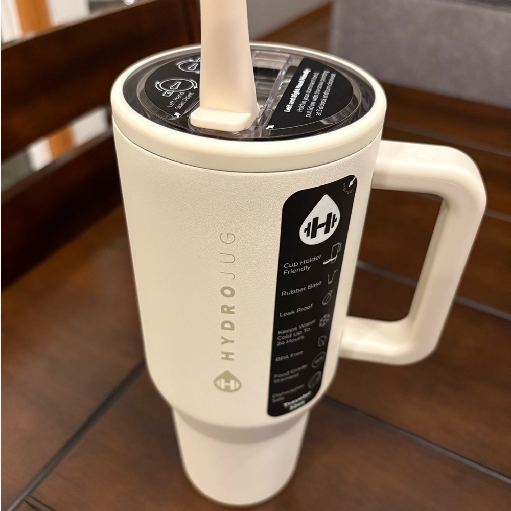 HydroJug Traveler 32 oz Cream Mug NWT